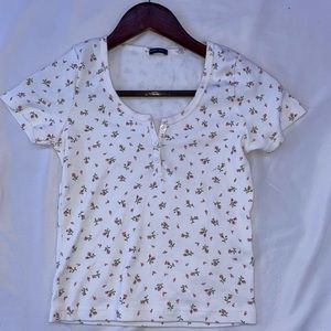 Brandy Melville zelly floral top.